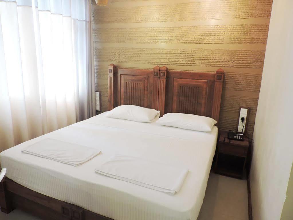 Piumara Residence Канді Екстер'єр фото